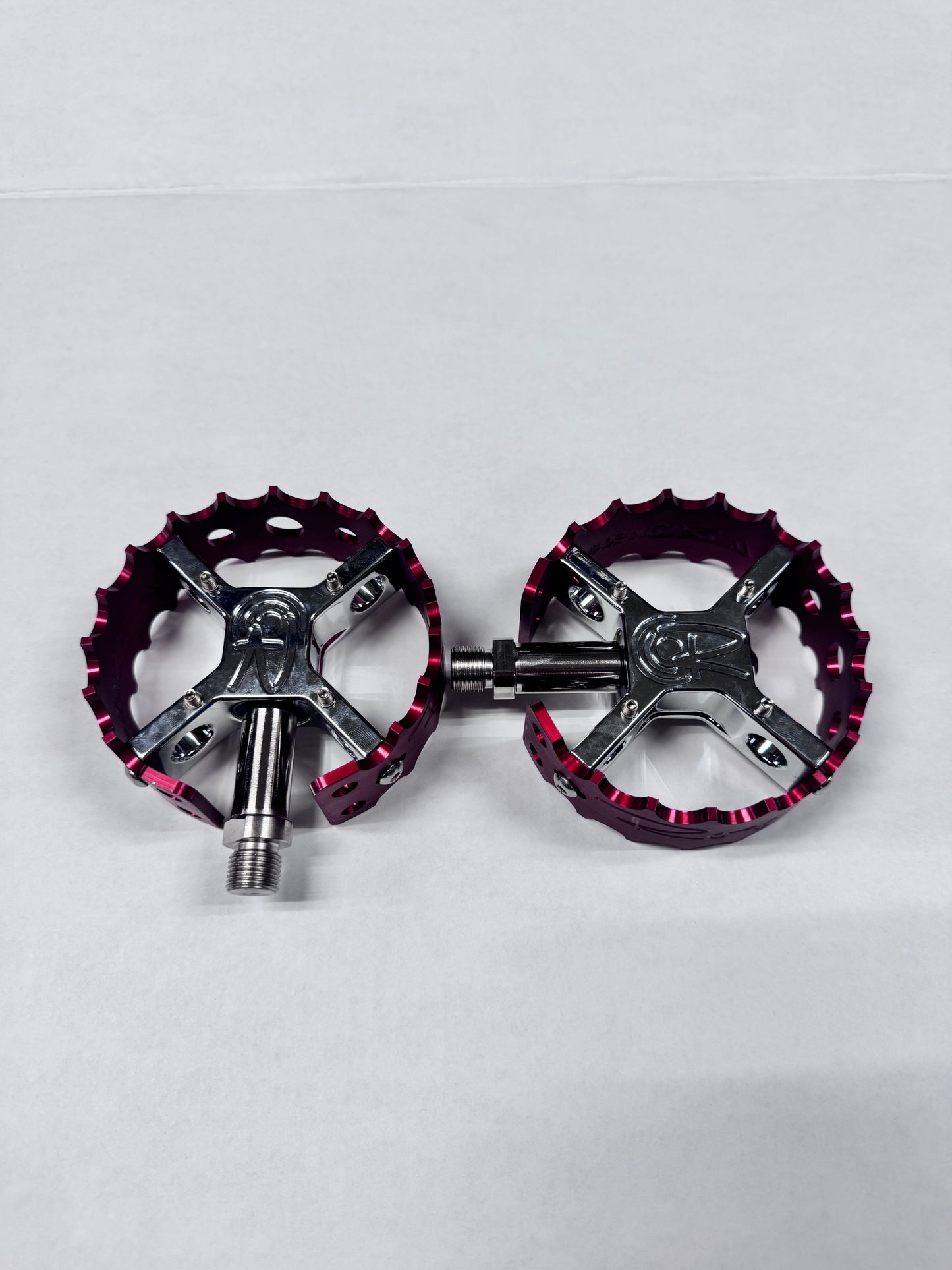 Bullseye RED/CHROME ROGER ROUNDS