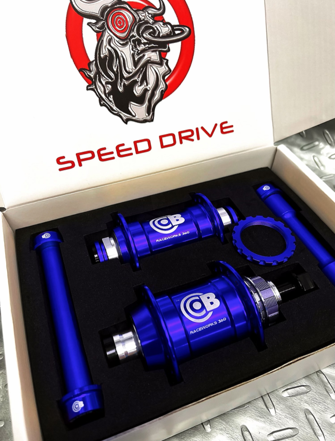 Bullseye race hubs