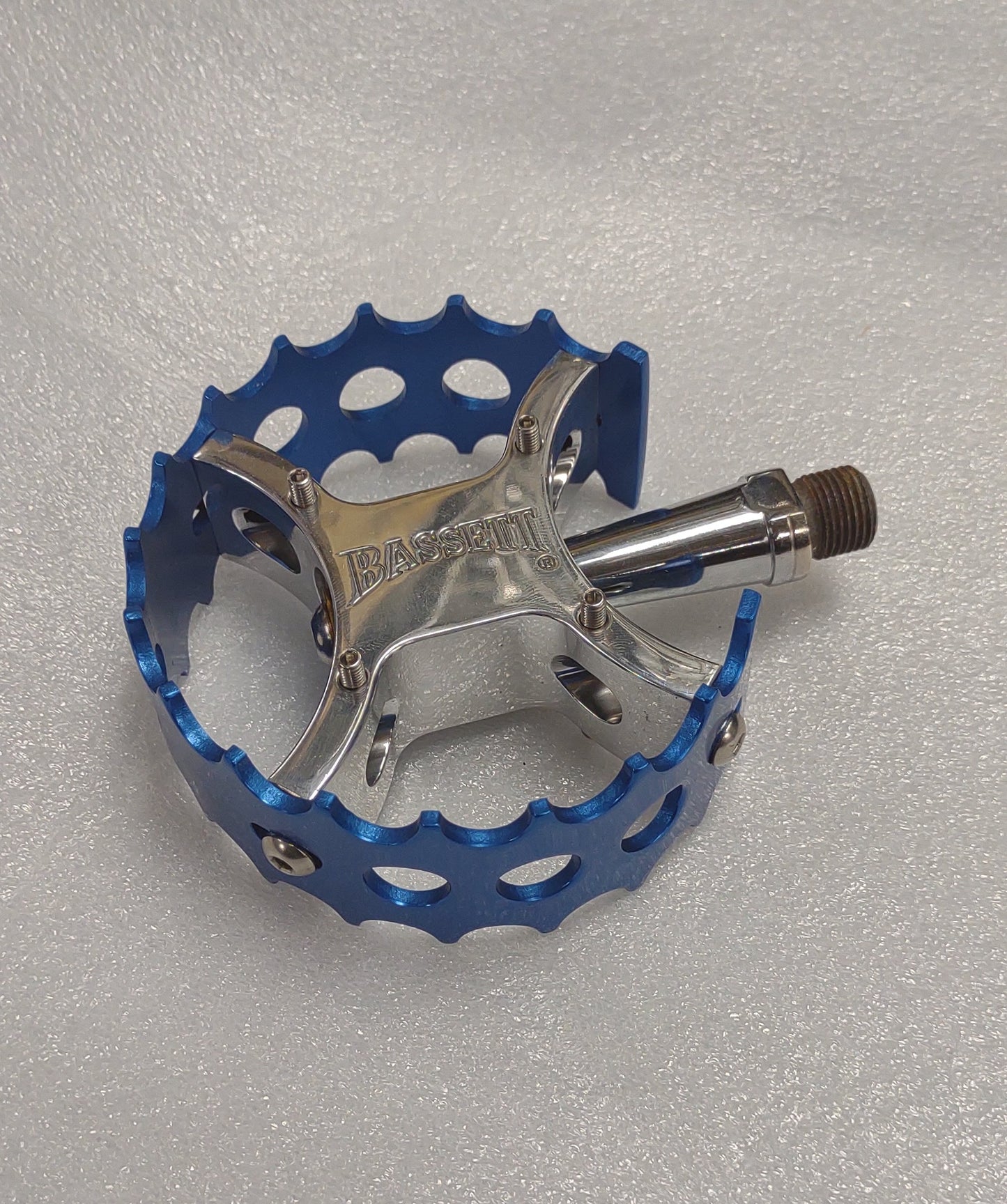 BASSETT round pedals polish/blue