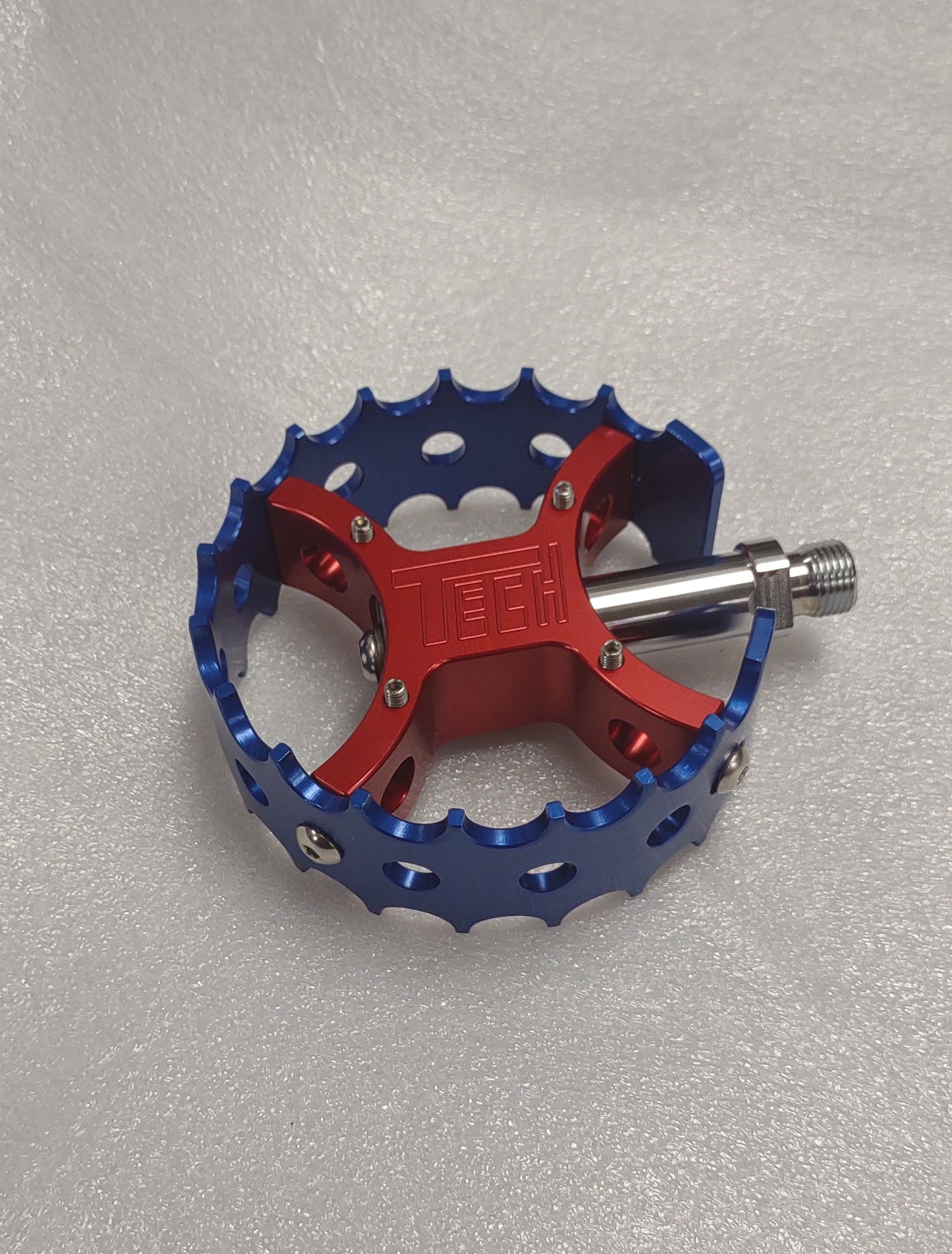 Technique Tech round pedals red/blue