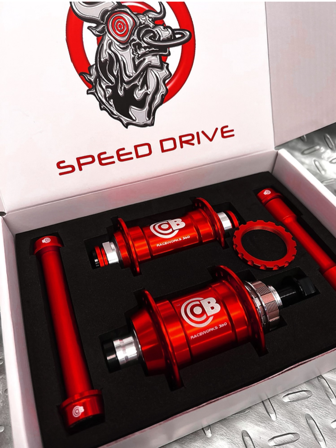 Bullseye 🎯 Racing Hubs red