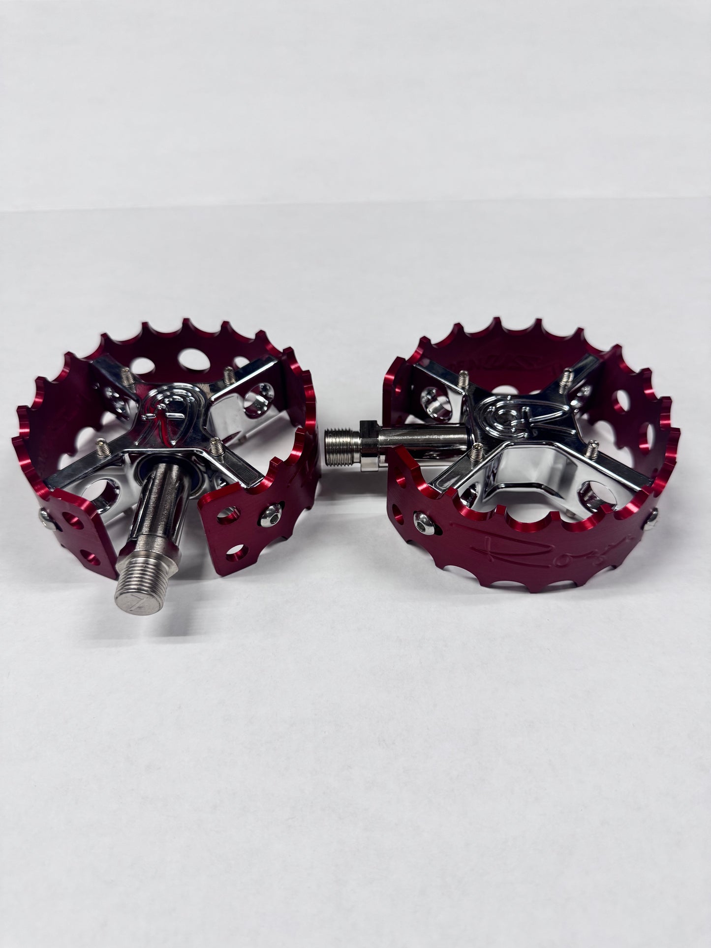 Bullseye RED/CHROME ROGER ROUNDS