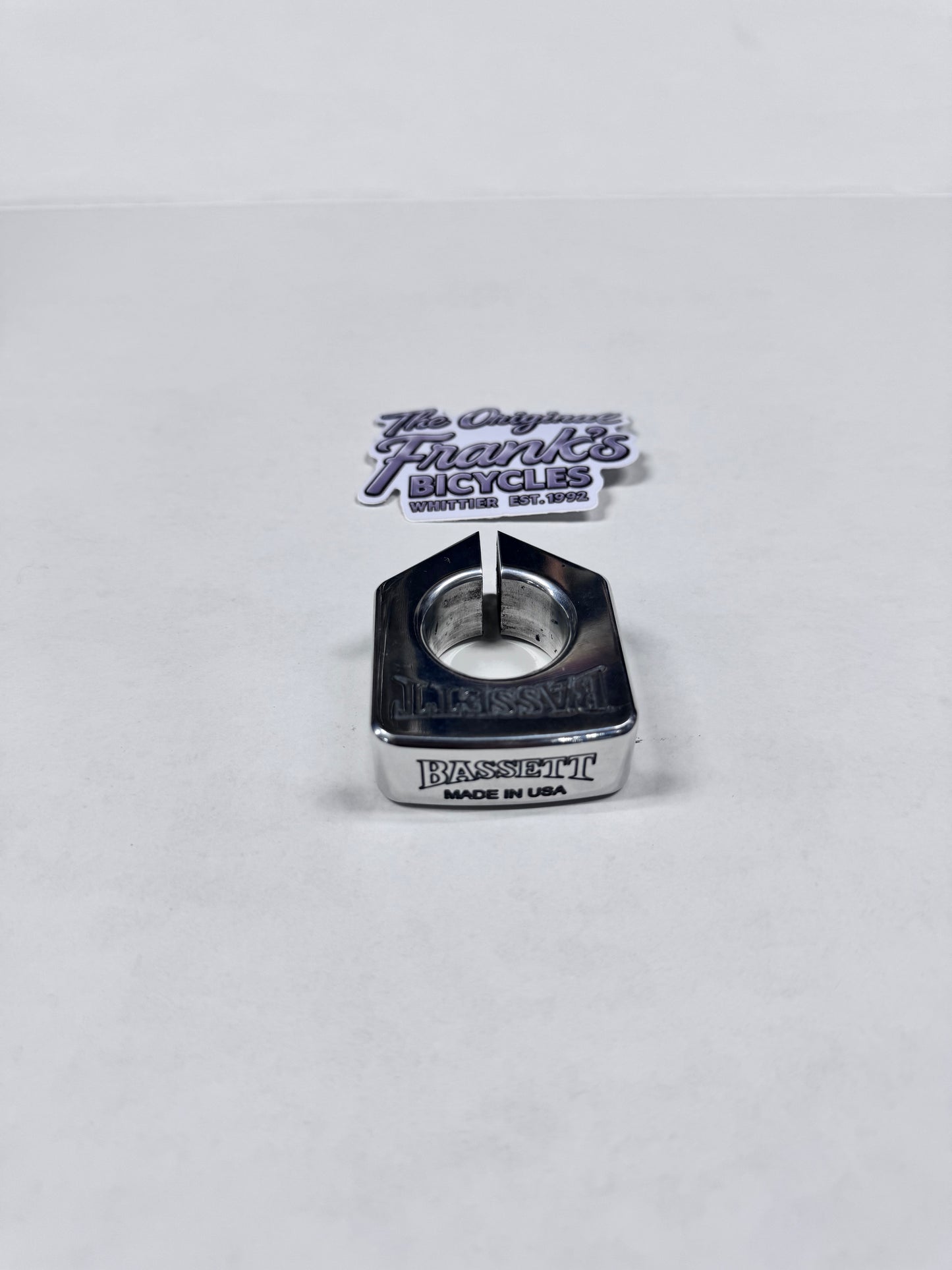 BASSETT CHEVRON ARROW SEATPOST CLAMP (1 1/8") 28.6 MM “POLISHED”