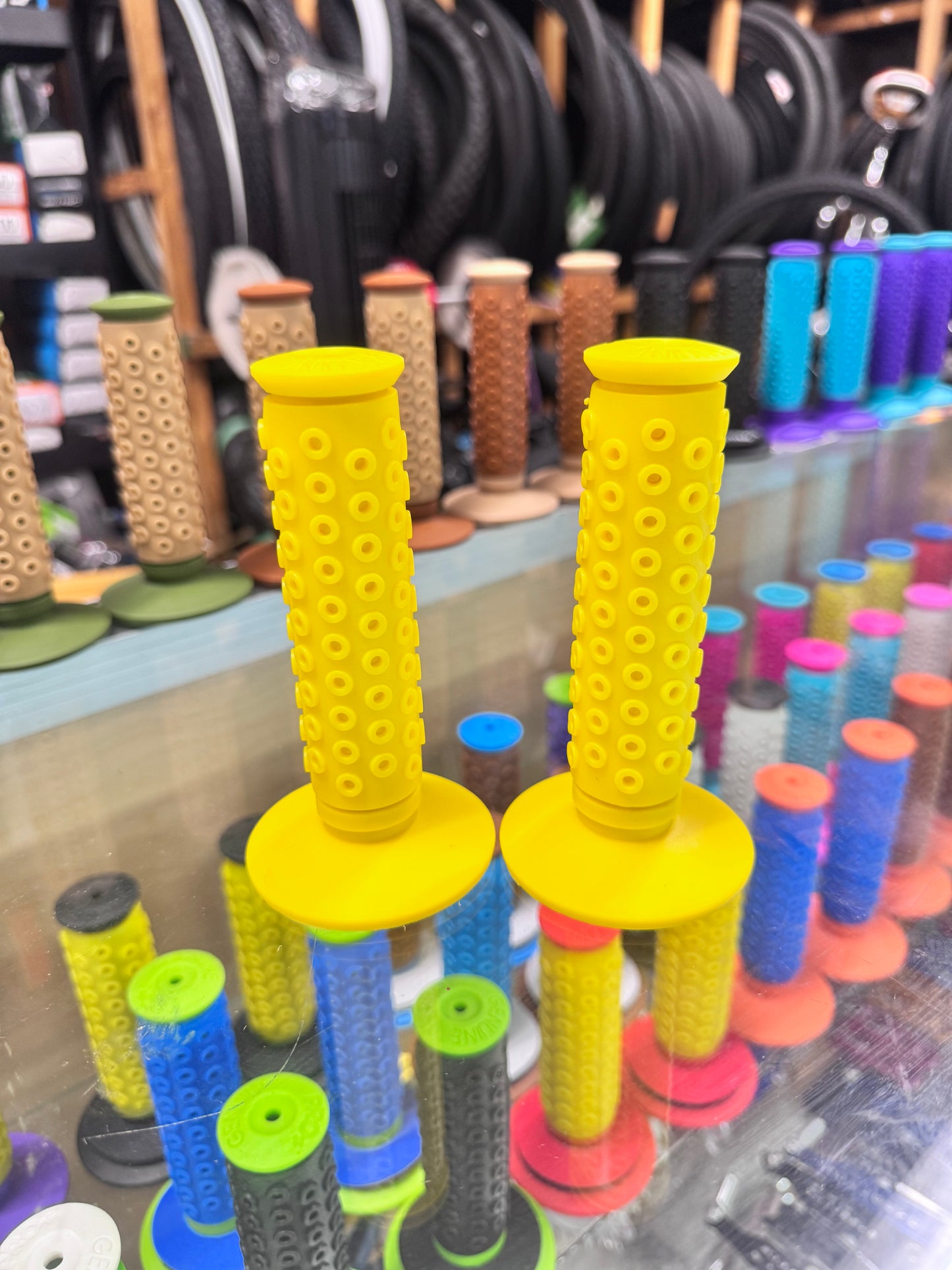 Frank’s Bicycles REPOP B1-B Grips SOLID COLOR (YELLOW)