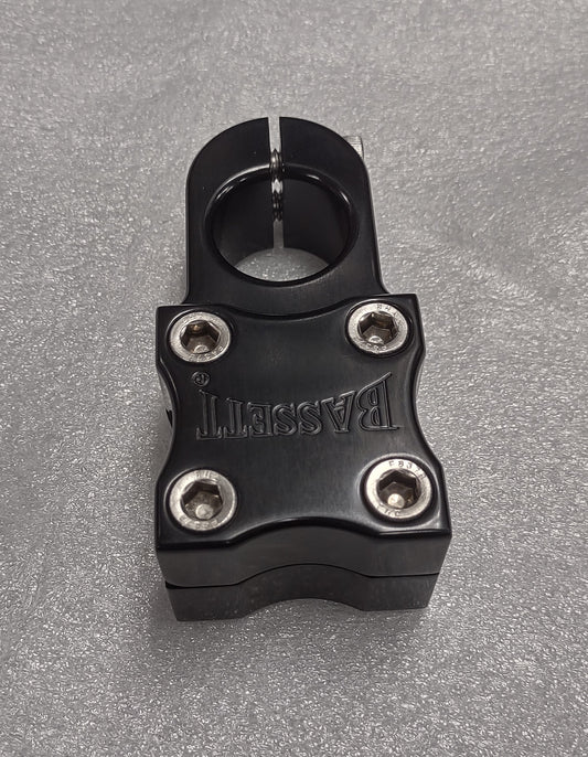 BASSETT top load black